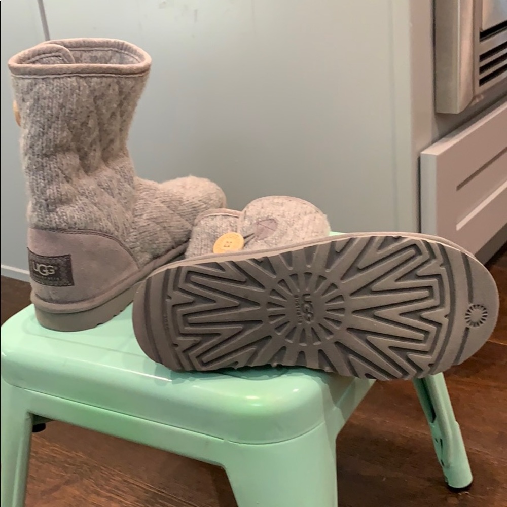 UGG Bailey 1 button knit boots